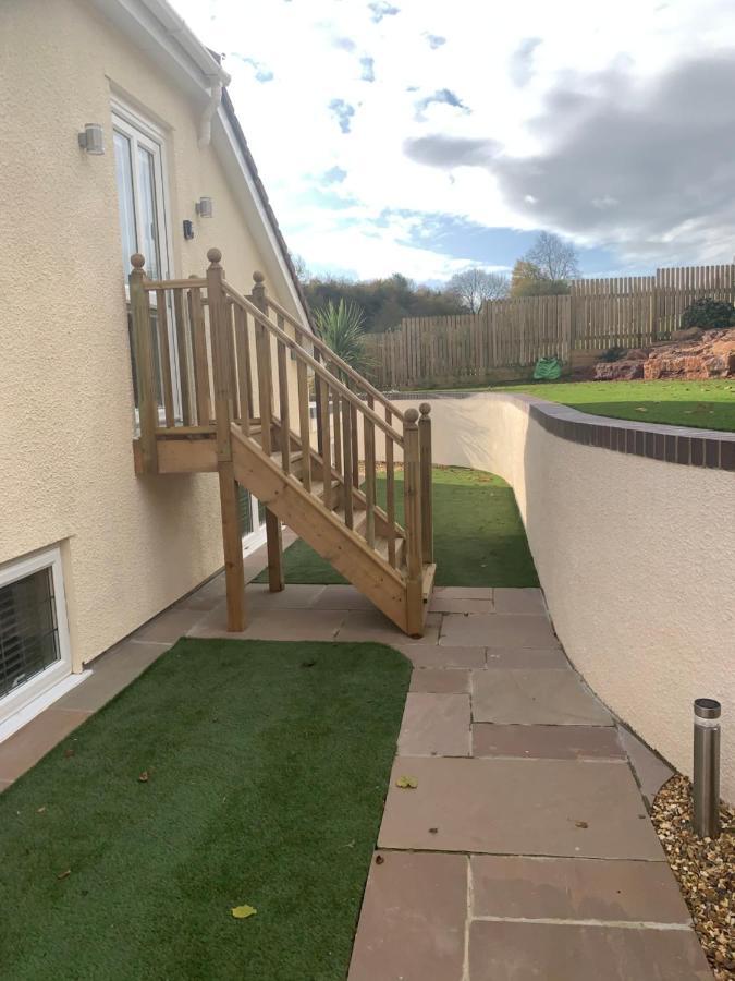 Rosemary House Brs Airport Accommodation Winford Exterior foto